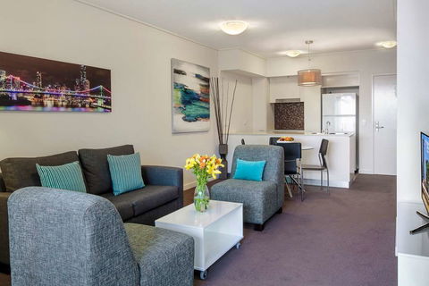 Evolution Apartments - Hervey Bay Accommodation 1