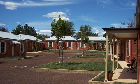 Ross Motel & Caravan Park - Hervey Bay Accommodation 0