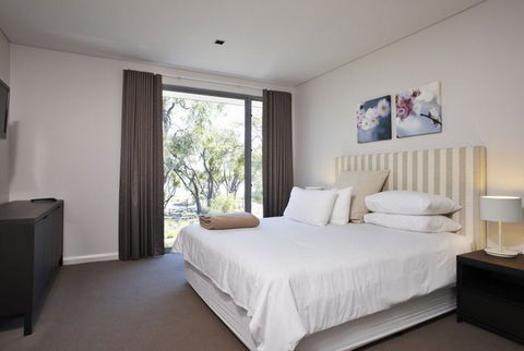 Aqua Resort - Tourism Hervey Bay 1