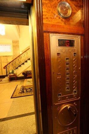 ULTIQA Rothbury Hotel - Tourism Hervey Bay 1