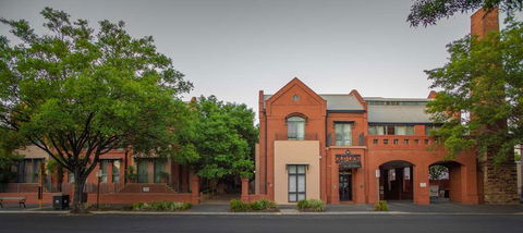 Majestic Old Lion Apartments - Tourism Hervey Bay 0