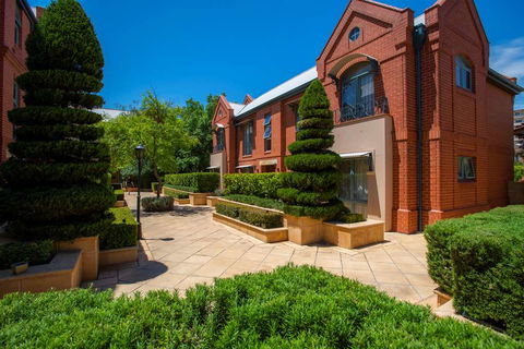 Majestic Old Lion Apartments - Tourism Hervey Bay 1