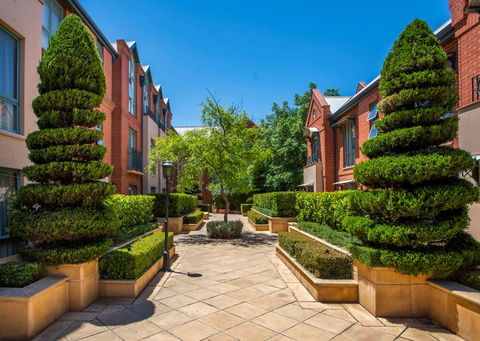 Majestic Old Lion Apartments - Tourism Hervey Bay 2