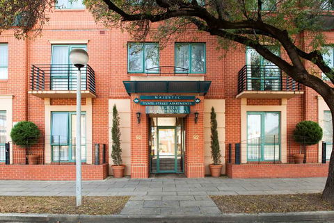 Majestic Tynte Street Apartments - Tourism Hervey Bay 0