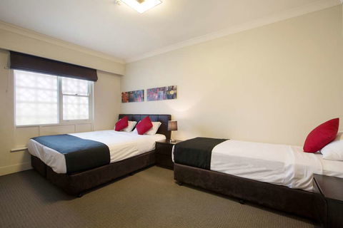 Enfield Hotel - Tourism Hervey Bay 1