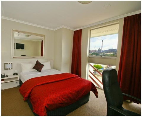 Isa Hotel - Hervey Bay Accommodation 2