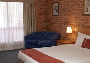 Akuna Motor Inn - Tourism Hervey Bay 0