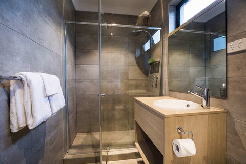 Nightcap at Playford Tavern - Hervey Bay Accommodation 2