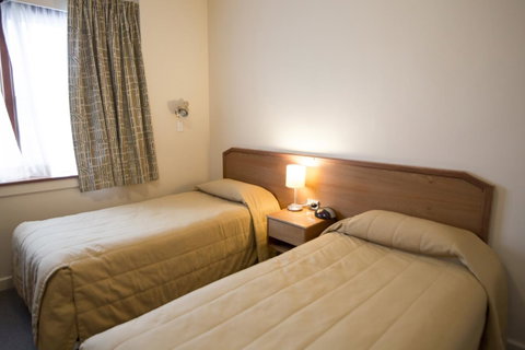 University House - ANU - Hervey Bay Accommodation 1