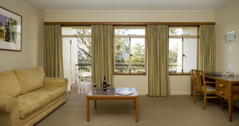 University House - ANU - Hervey Bay Accommodation 4