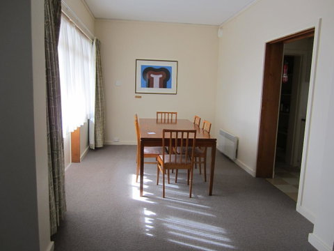 University House - ANU - Hervey Bay Accommodation 37