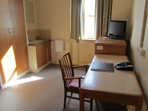 University House - ANU - Hervey Bay Accommodation 44