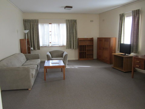 University House - ANU - Hervey Bay Accommodation 39