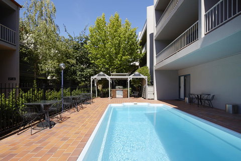 Pinnacle Apartments - Hervey Bay Accommodation 1
