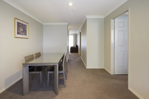 Pinnacle Apartments - Hervey Bay Accommodation 4