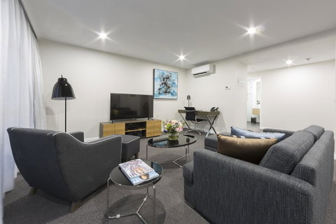 Avenue Hotel Canberra - Hervey Bay Accommodation 33