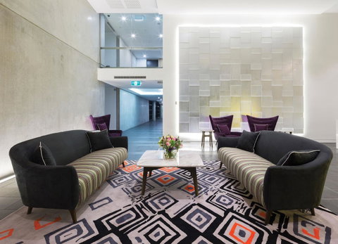 Avenue Hotel Canberra - Hervey Bay Accommodation 10