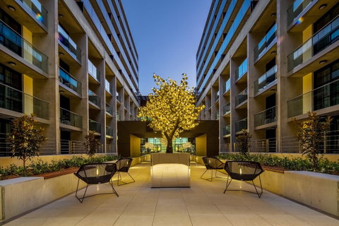Avenue Hotel Canberra - Hervey Bay Accommodation 22