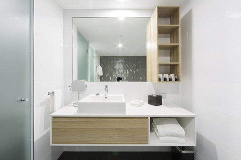Avenue Hotel Canberra - Hervey Bay Accommodation 28