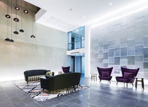Avenue Hotel Canberra - Hervey Bay Accommodation 1