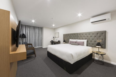 Avenue Hotel Canberra - Hervey Bay Accommodation 34