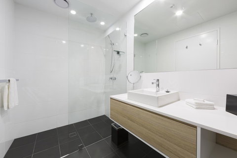 Avenue Hotel Canberra - Hervey Bay Accommodation 29