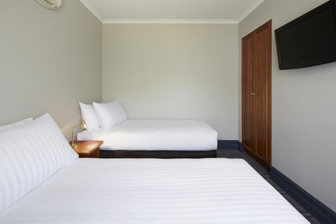 Brassey Hotel - Managed By Doma Hotels - Hervey Bay Accommodation 9