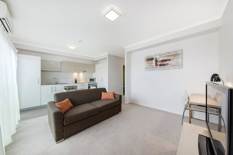 Abode Tuggeranong - Hervey Bay Accommodation 4
