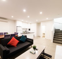 3BR Townhouse Double Garage walk to Lake Ginninderra - Tourism Hervey Bay