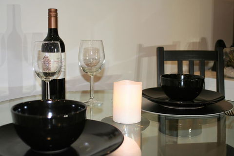 Modern Executive Apt@Barton*1BR*WiFi*Gym*Secure Parking*Canberra - Hervey Bay Accommodation 11