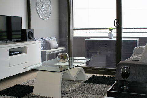 Modern Executive Apt@Barton*1BR*WiFi*Gym*Secure Parking*Canberra - Hervey Bay Accommodation 8