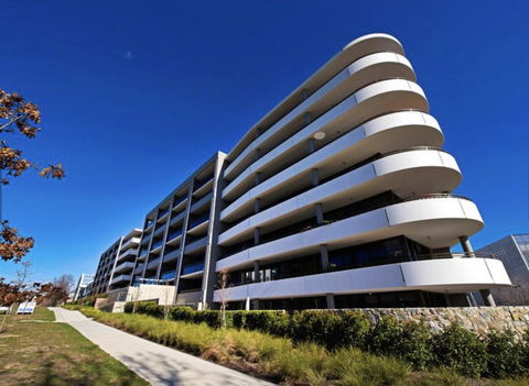 Modern Executive Apt@Barton*1BR*WiFi*Gym*Secure Parking*Canberra - Hervey Bay Accommodation 23