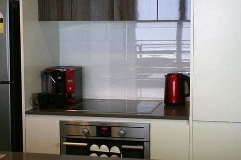 Modern Executive Apt@Barton*1BR*WiFi*Gym*Secure Parking*Canberra - Hervey Bay Accommodation 4