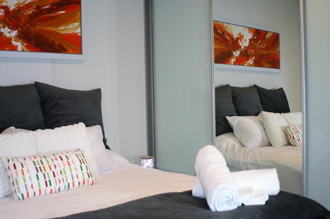 Modern Executive Apt@Barton*1BR*WiFi*Gym*Secure Parking*Canberra - Hervey Bay Accommodation 1
