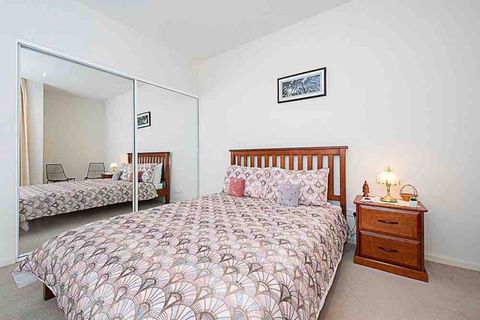 Spacious 1BR Stylish New Acton Apartment +Parking - Hervey Bay Accommodation 21