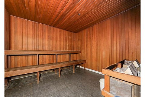 Spacious 1BR Stylish New Acton Apartment +Parking - Hervey Bay Accommodation 4