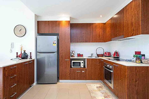 Spacious 1BR Stylish New Acton Apartment +Parking - Hervey Bay Accommodation 16