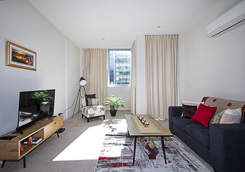 Spacious 1BR Stylish New Acton Apartment +Parking - Hervey Bay Accommodation 2