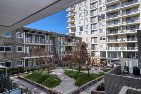 Spacious 1BR Stylish New Acton Apartment +Parking - Hervey Bay Accommodation 14