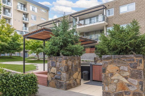 Spacious 1BR Stylish New Acton Apartment +Parking - Hervey Bay Accommodation 22