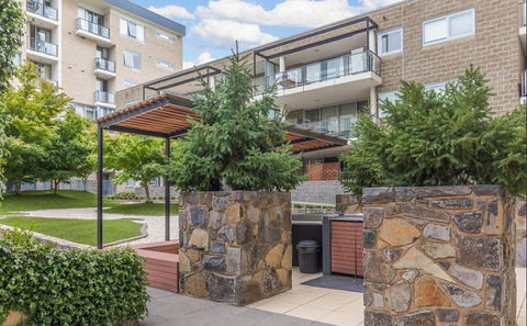 Spacious 1BR Stylish New Acton Apartment +Parking - Hervey Bay Accommodation 1