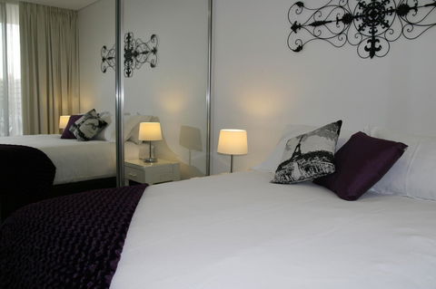 Apartments In Canberra - Tourism Hervey Bay 0