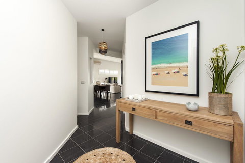 Mollymook Beachfront Penthouse 9 - Hervey Bay Accommodation 7