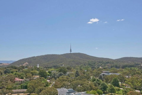 Canberra Luxury Apartment 3 - Hervey Bay Accommodation 28