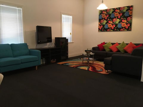 Cowan Street Bungalow - Hervey Bay Accommodation 7