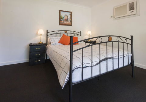 Cowan Street Bungalow - Hervey Bay Accommodation 5