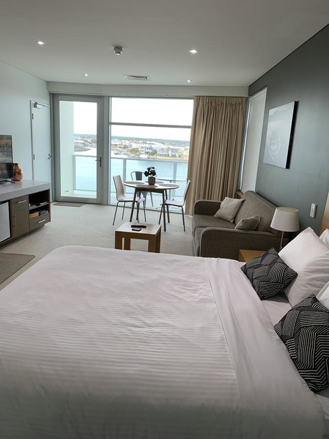 Wallaroo Marina Stayz - Tourism Hervey Bay 4