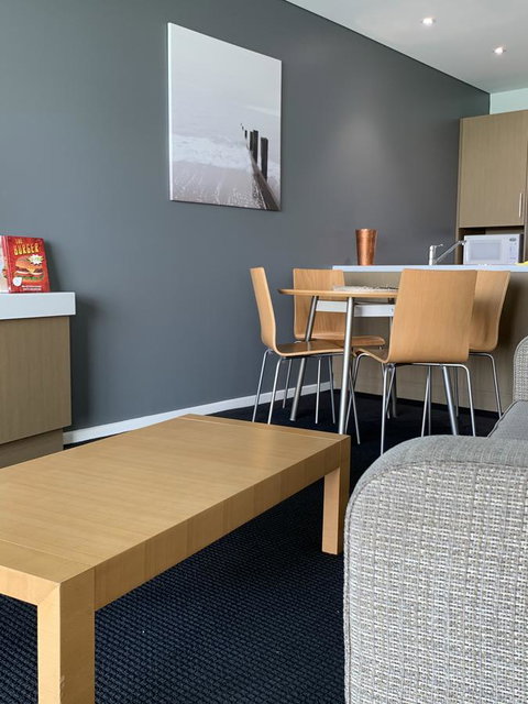 Wallaroo Marina Stayz - Tourism Hervey Bay 14