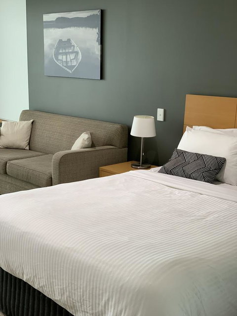 Wallaroo Marina Stayz - Tourism Hervey Bay 5