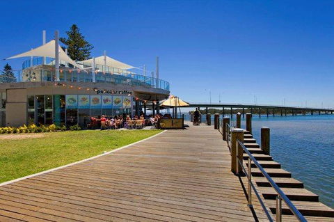 Lakeside Waterfront Apartment The Entrance - Tourism Hervey Bay 40